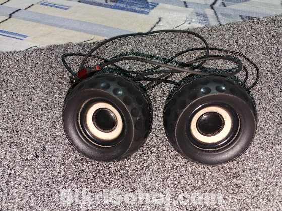 রাউটার এবং ব্লুটুথ স্পিকার